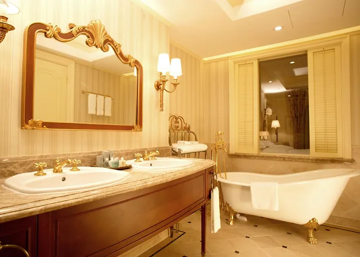 Rocks Hotel 4*