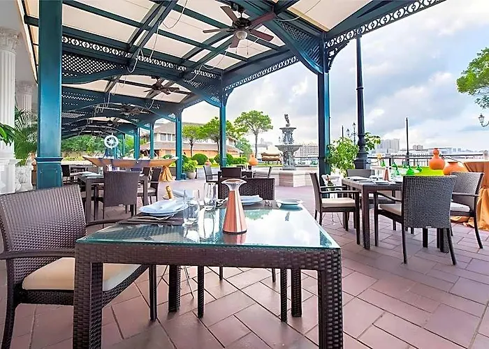 Rocks Hotel 4*